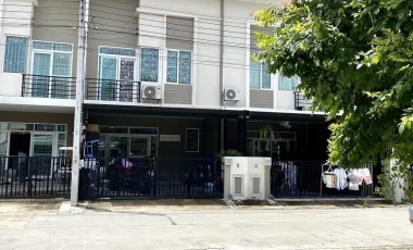 For sale 4 bed townhouse in Bang Phli, Samut Prakan