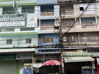 For sale 3 bed retail Space in Mueang Samut Prakan, Samut Prakan