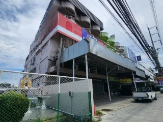 For sale 8 bed retail Space in Mueang Samut Prakan, Samut Prakan