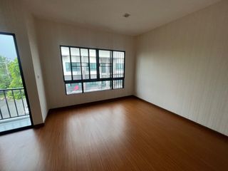 For sale 3 bed townhouse in Phra Samut Chedi, Samut Prakan