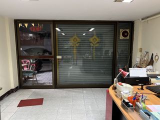 For sale 3 bed retail Space in Mueang Samut Prakan, Samut Prakan