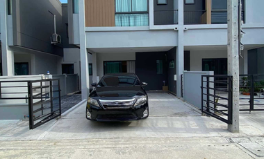 For sale 3 bed townhouse in Bang Phli, Samut Prakan