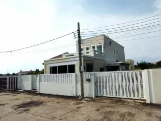 For sale 3 bed villa in Mueang Samut Prakan, Samut Prakan