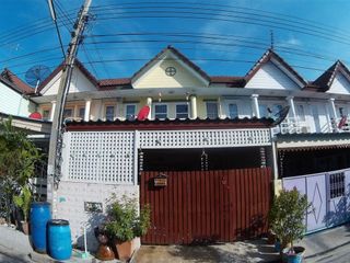 For sale 3 bed townhouse in Mueang Samut Prakan, Samut Prakan