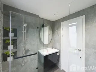 For rent 6 bed townhouse in Mueang Samut Prakan, Samut Prakan