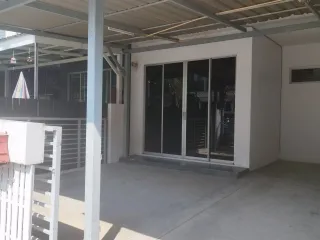 For rent 3 bed townhouse in Mueang Samut Prakan, Samut Prakan