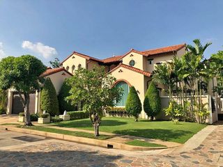 For sale 4 bed villa in Bang Phli, Samut Prakan