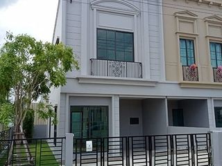 For sale 3 bed townhouse in Bang Phli, Samut Prakan