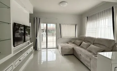 For rent 2 bed townhouse in Bang Phli, Samut Prakan
