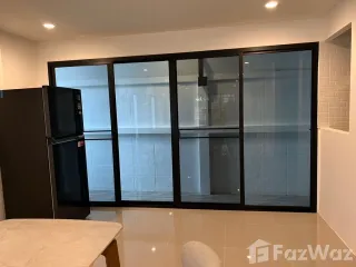 For rent 2 bed townhouse in Mueang Samut Prakan, Samut Prakan