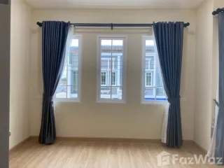 For rent 4 bed townhouse in Mueang Samut Prakan, Samut Prakan