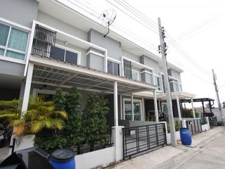 For sale 3 bed townhouse in Mueang Samut Prakan, Samut Prakan