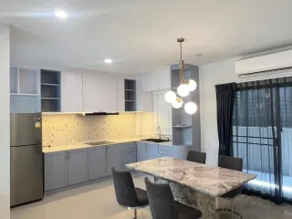 For rent 3 bed townhouse in Bang Sao Thong, Samut Prakan