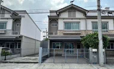 For rent 3 bed townhouse in Bang Phli, Samut Prakan