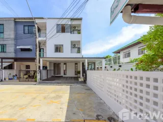 For rent 3 bed townhouse in Mueang Samut Prakan, Samut Prakan