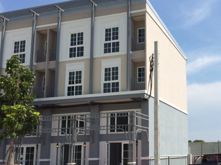 For sale 2 bed retail Space in Bang Sao Thong, Samut Prakan