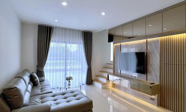 For rent 3 bed townhouse in Bang Phli, Samut Prakan