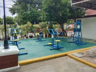For rent 4 bed townhouse in Mueang Samut Prakan, Samut Prakan