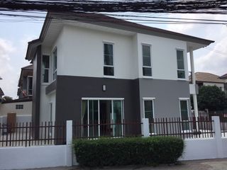 For rent 3 bed house in Phra Pradaeng, Samut Prakan