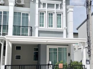 For rent 3 bed townhouse in Mueang Samut Prakan, Samut Prakan