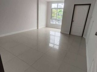 For rent 2 bed townhouse in Mueang Samut Prakan, Samut Prakan