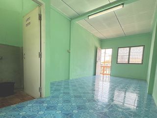 For sale 8 bed retail Space in Mueang Samut Prakan, Samut Prakan