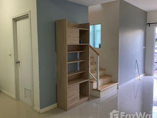 For sale 3 bed townhouse in Bang Phli, Samut Prakan