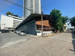 For sale and for rent warehouse in Yan Nawa, Bangkok