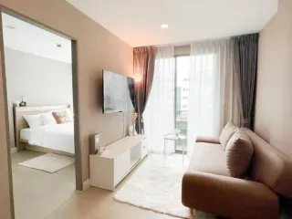 For rent 1 bed condo in Huai Khwang, Bangkok