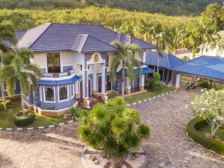 For rent 5 bed villa in Mueang Krabi, Krabi