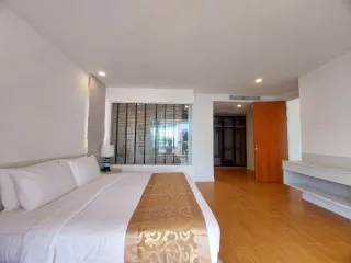 For sale 2 bed condo in Mueang Krabi, Krabi