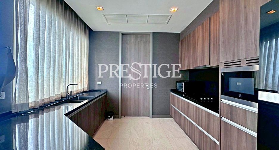 For sale 4 bedrooms condo in Jomtien, Pattaya