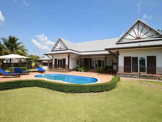For sale 5 Beds villa in Mueang Krabi, Krabi
