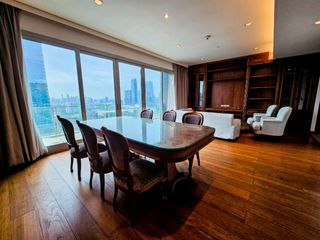 For rent 3 Beds condo in Pathum Wan, Bangkok