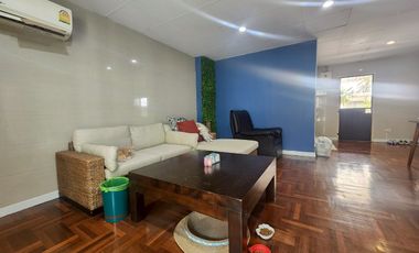 For rent 2 bedrooms condo in Phra Khanong, Bangkok