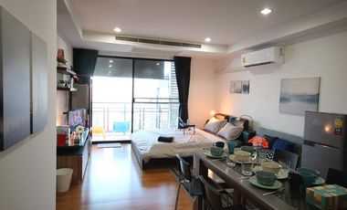 For rent 2 bed condo in Huai Khwang, Bangkok