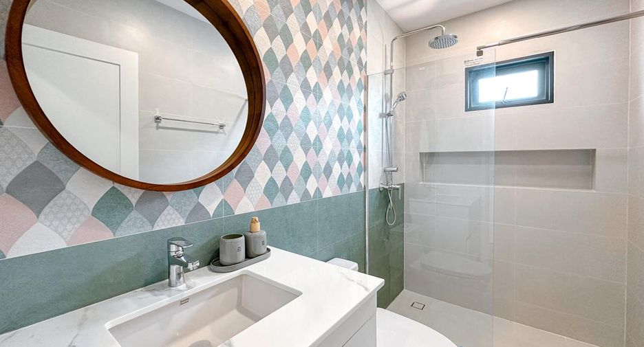 For sale 5 bedrooms house in Sattahip, Chonburi