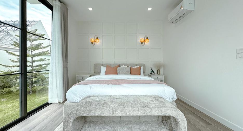For sale 5 bedrooms house in Sattahip, Chonburi