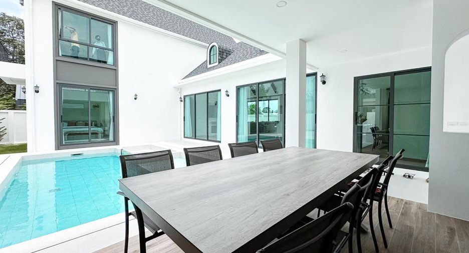 For sale 5 bedrooms house in Sattahip, Chonburi