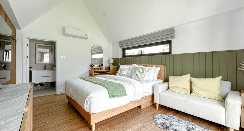 For sale 5 bedrooms house in Sattahip, Chonburi