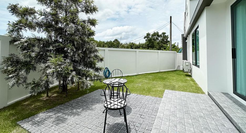 For sale 5 bedrooms house in Sattahip, Chonburi