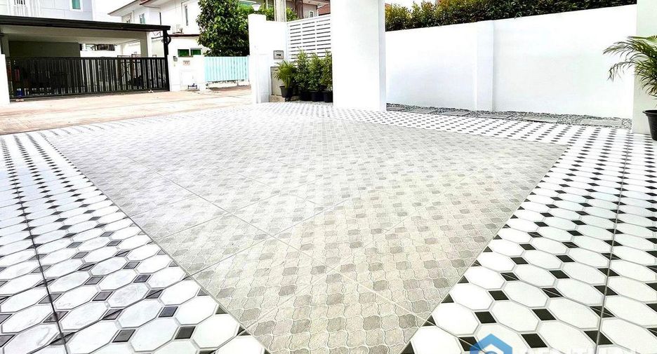For sale 3 bedrooms house in Mueang Chon Buri, Chonburi