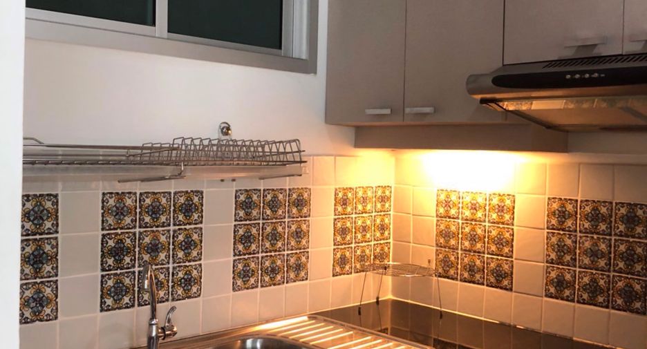 For rent そして for sale 2 Beds condo in Khlong Toei, Bangkok
