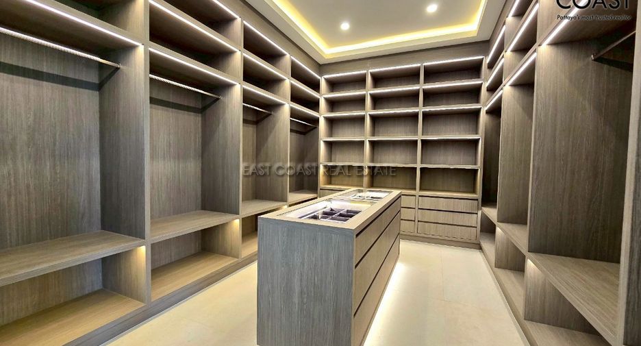 For sale 5 bedrooms house in Bang Lamung, Chonburi