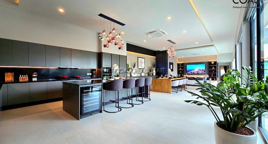 For sale 5 bedrooms house in Bang Lamung, Chonburi