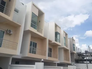 For rent 4 bed townhouse in Mueang Khon Kaen, Khon Kaen