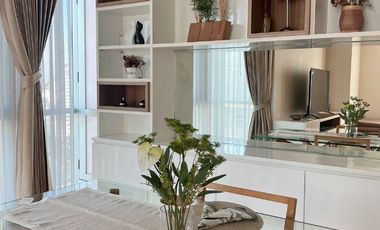 For rent and for sale 2 bed condo in Pathum Wan, Bangkok