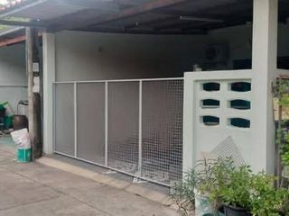 For sale 2 bed townhouse in Mueang Chachoengsao, Chachoengsao
