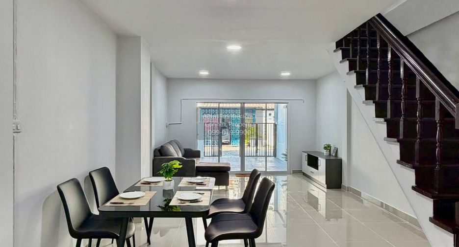 For sale 3 bedrooms townhouse in Mueang Nonthaburi, Nonthaburi
