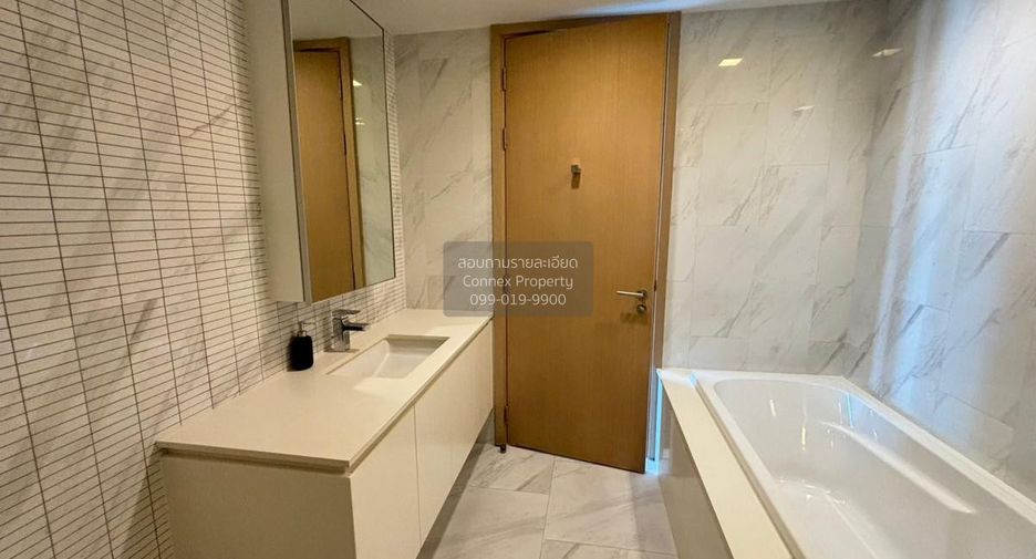 For rent 3 bedrooms condo in Watthana, Bangkok
